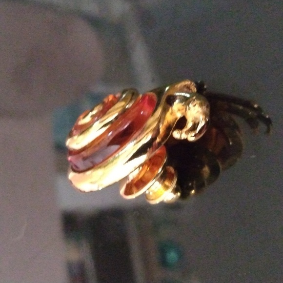 Gold Tone Yellow Lucite Plique-A-Jour Style Snail Pendant - Picture 6 of 7